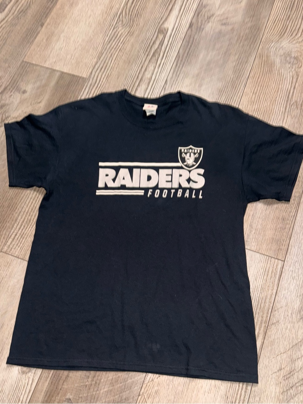 Vintage  black Majestic Las Vegas/Oakland Raiders football t-shirt classic L